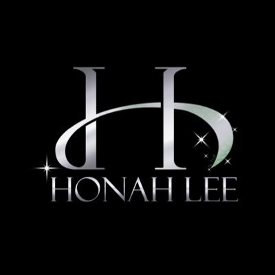 HONAH LEE X PEAT WASUTHORN LIMITED PHOTO BOOK SET - Ticketmelon